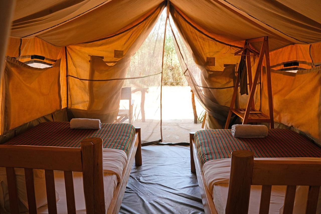 مبيت وإفطار Moroto Kara-Tunga Safari Camp المظهر الخارجي الصورة