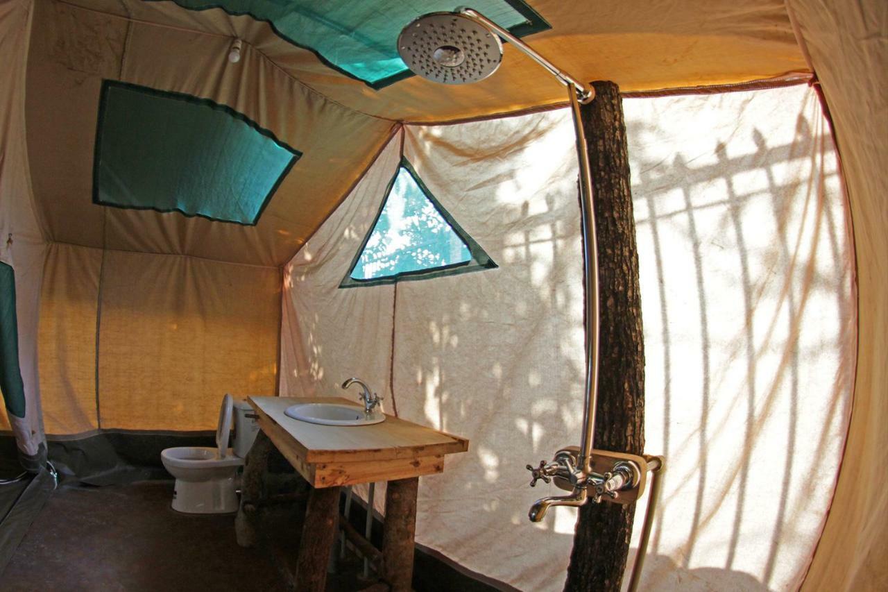 مبيت وإفطار Moroto Kara-Tunga Safari Camp المظهر الخارجي الصورة